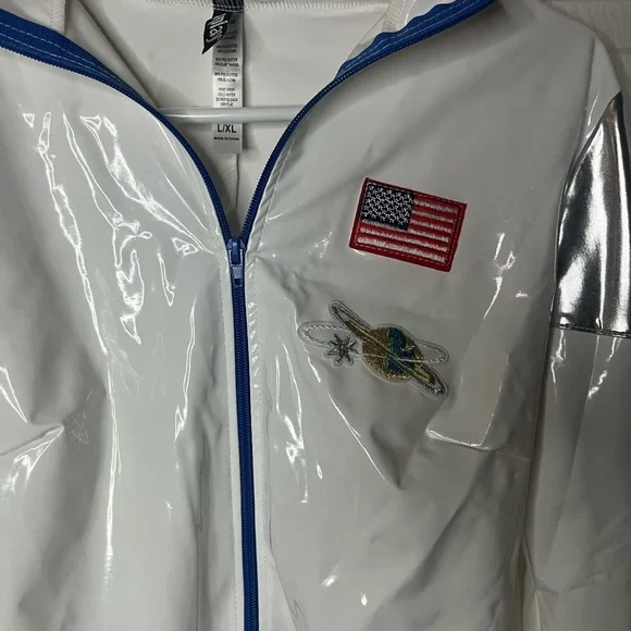 Forplay White and Silver Futuristic Women's costume - Picture 8 of 14